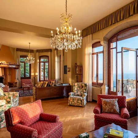 Villa Jolanda By Reste Italy Brunate